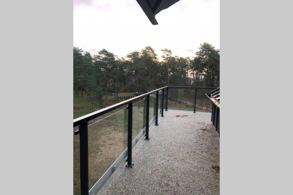 Dwupoziomowy Apartament Nad Jeziorem W Lesie Apartment เอากุสตูฟ ภายนอก รูปภาพ