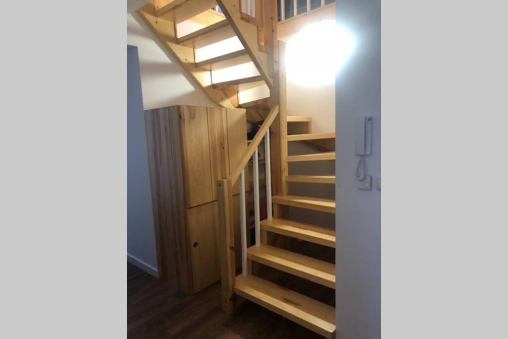 Dwupoziomowy Apartament Nad Jeziorem W Lesie Apartment เอากุสตูฟ ภายนอก รูปภาพ